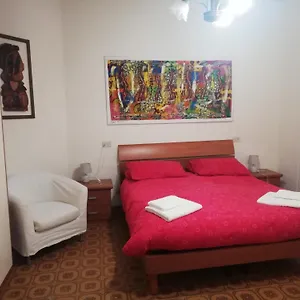 https://villino-giuliana.it-tuscanyhotel.com